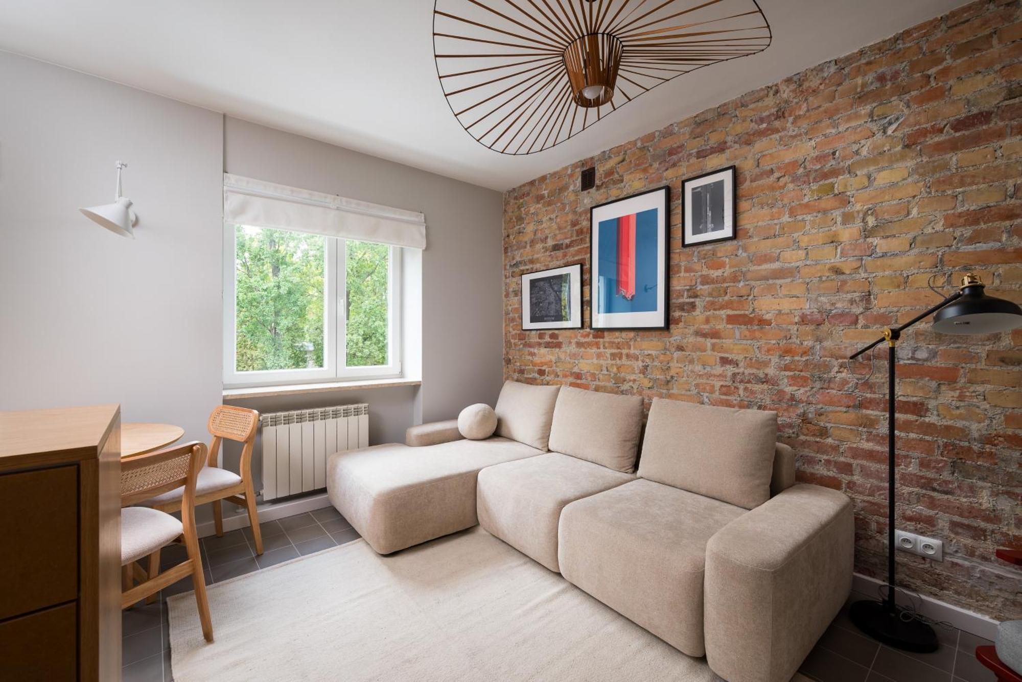 Metro Raclawicka Loft Апартаменти