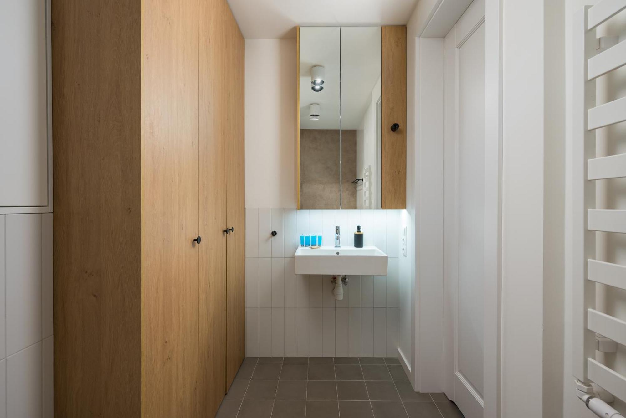 Metro Raclawicka Loft Апартаменти *